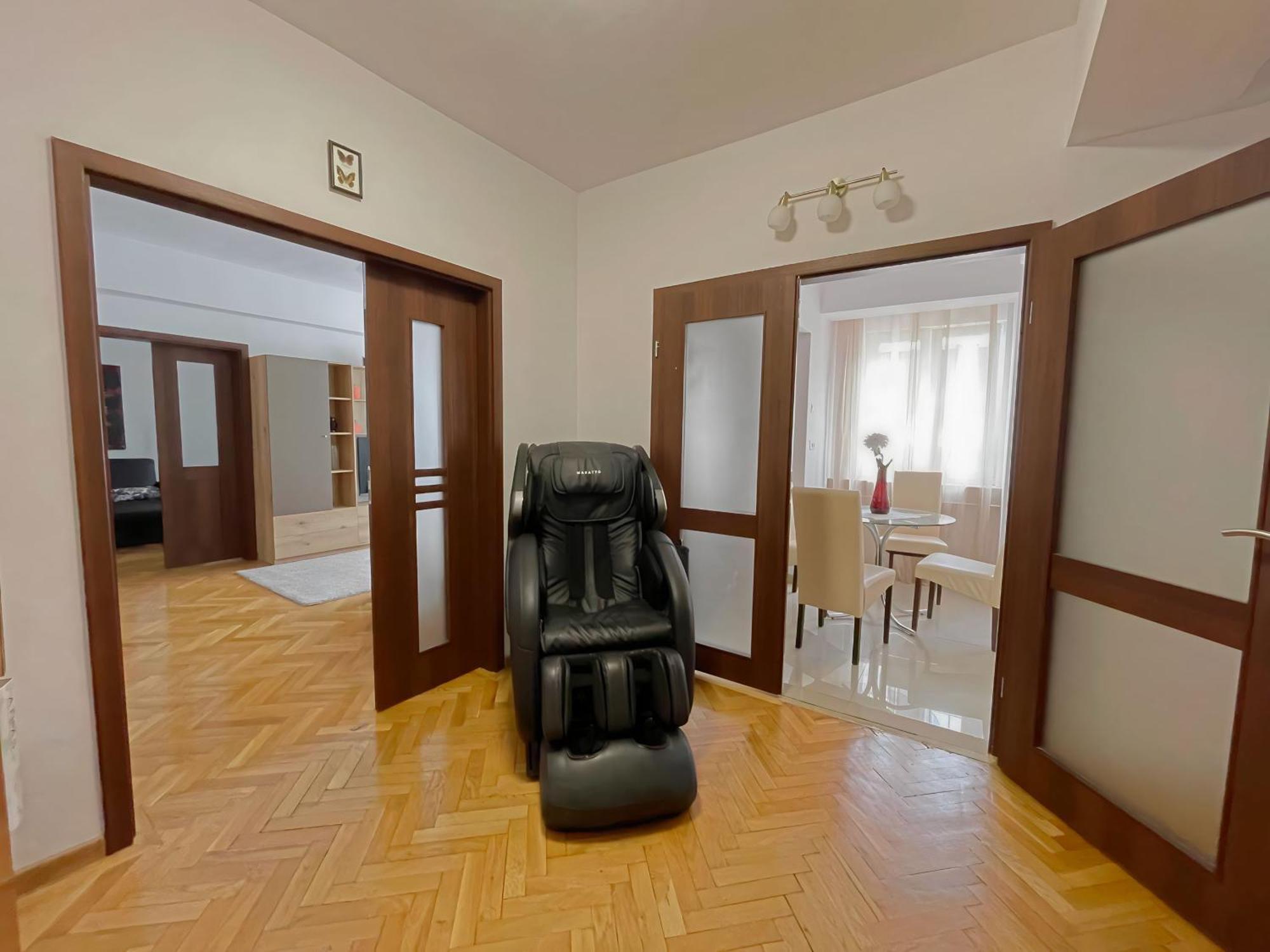 Relax Old Town Apartment 오라데아 외부 사진