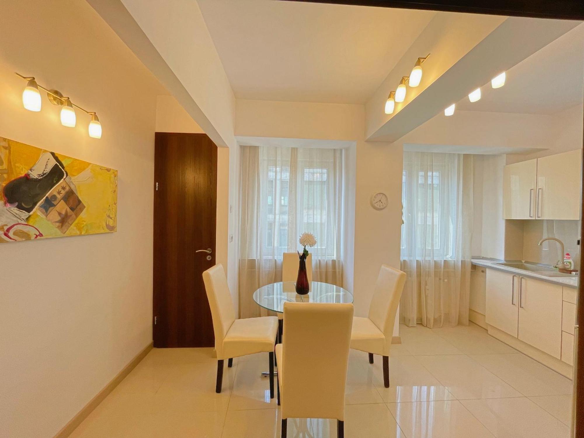 Relax Old Town Apartment 오라데아 외부 사진
